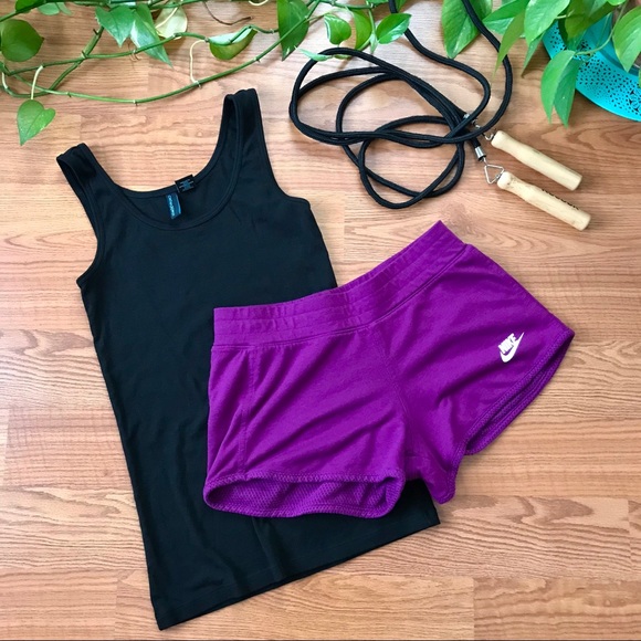 purple nike shorts outfit